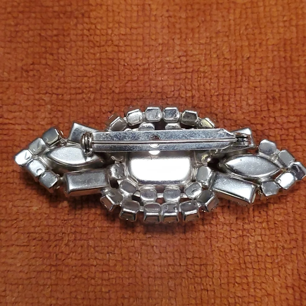 Vintage Rhinestone Sytle Pin - Picture 4 of 6